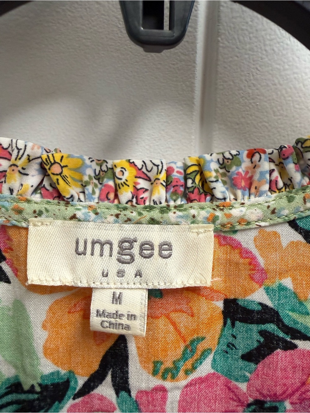 Umgee Mixed Floral Print Bohemian Top Size Medium Like New - Picture 6 of 8